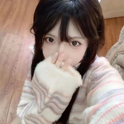 红色谜团海报